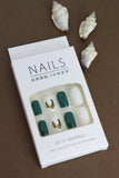 Embrace the beauty of nature with these luxurious green and white press-on nails, featuring delicate fern designs. Perfect for a classy and natural vibe!