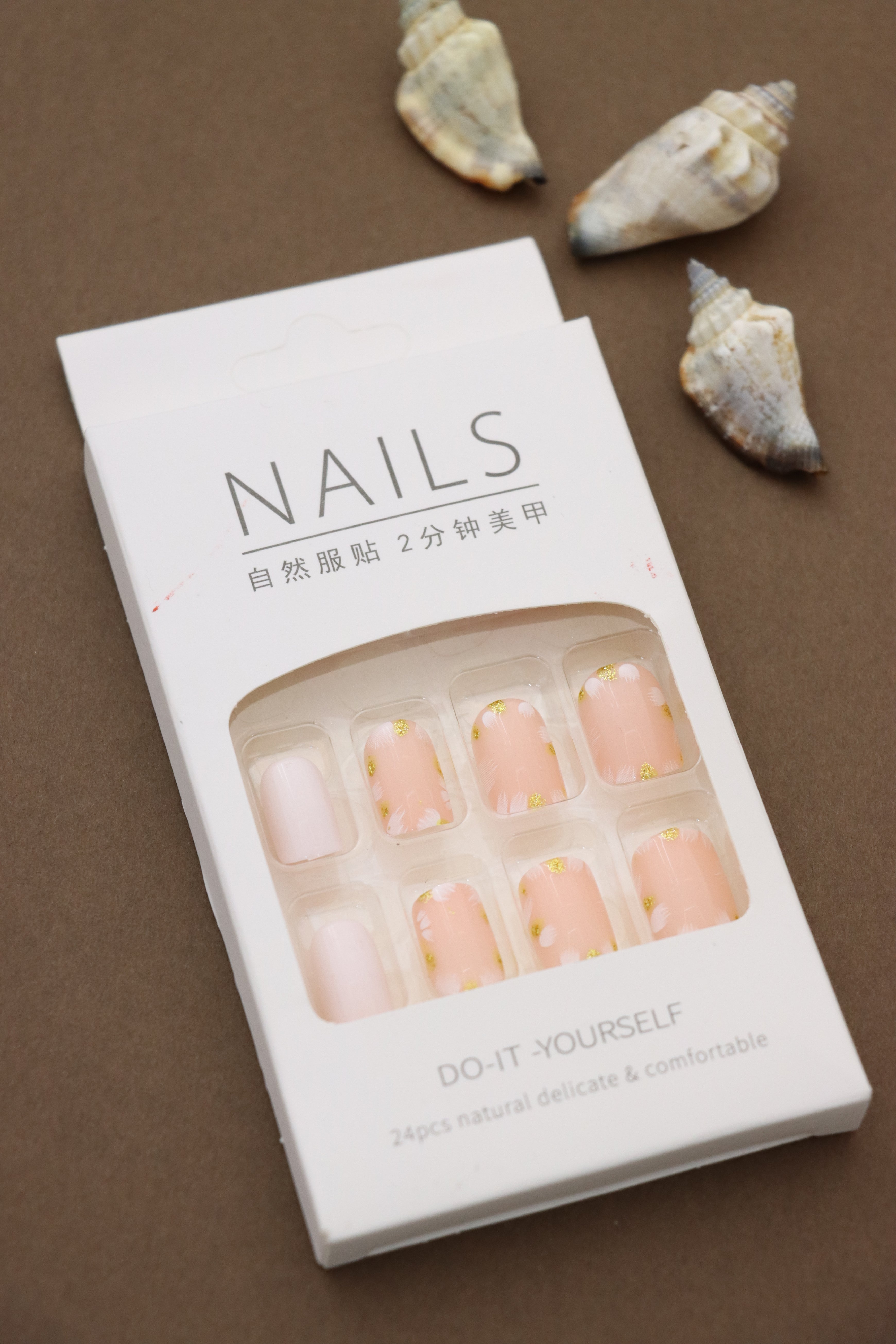Peach Floral Press-On Nails with Gold Accents - 24pcs Elegant DIY Nail Set