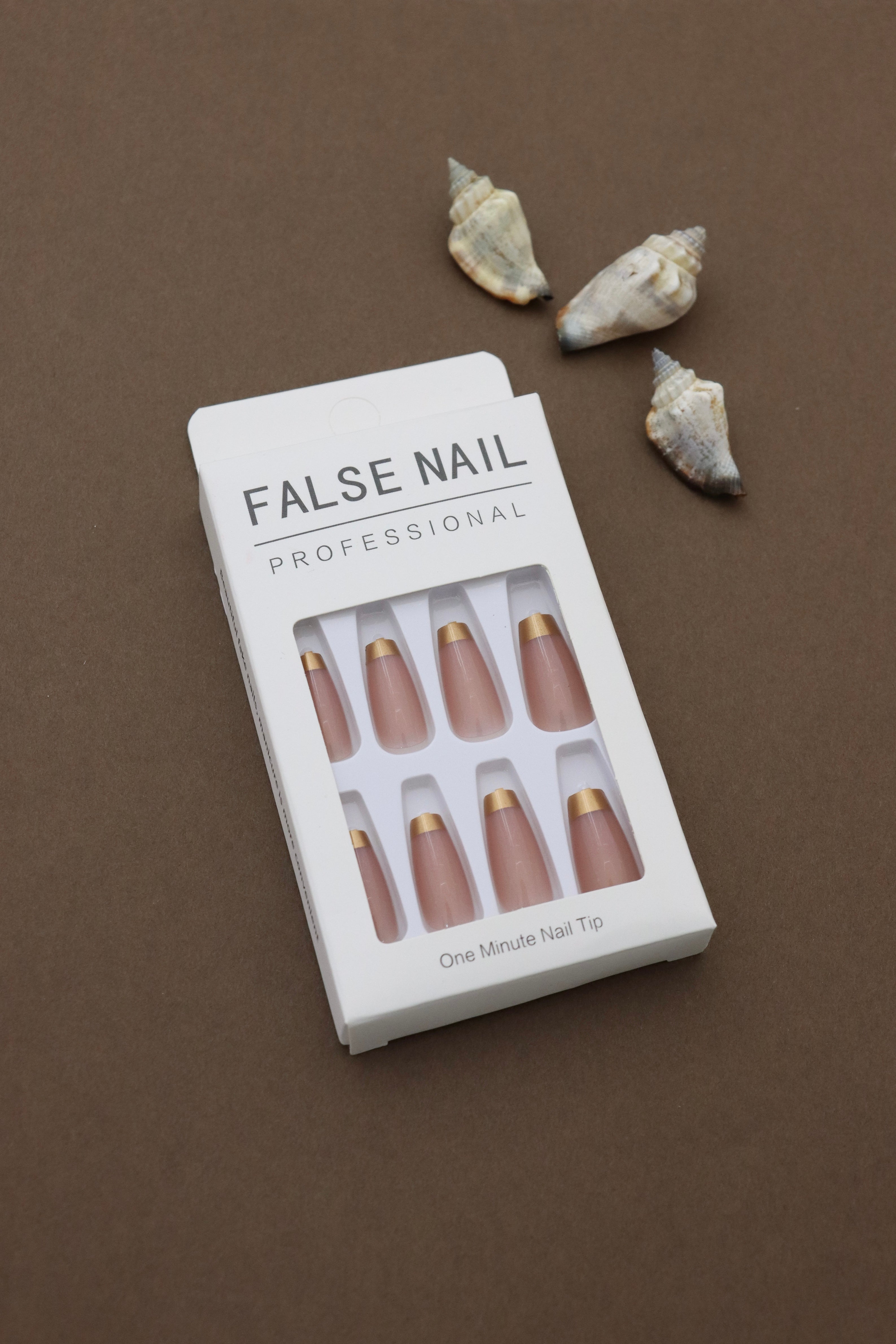 Elegant Professional False Nails - 24 pcs Set with Classy Nude Base and Chic Gold French Tips for a Sophisticated Look in Just One Minute