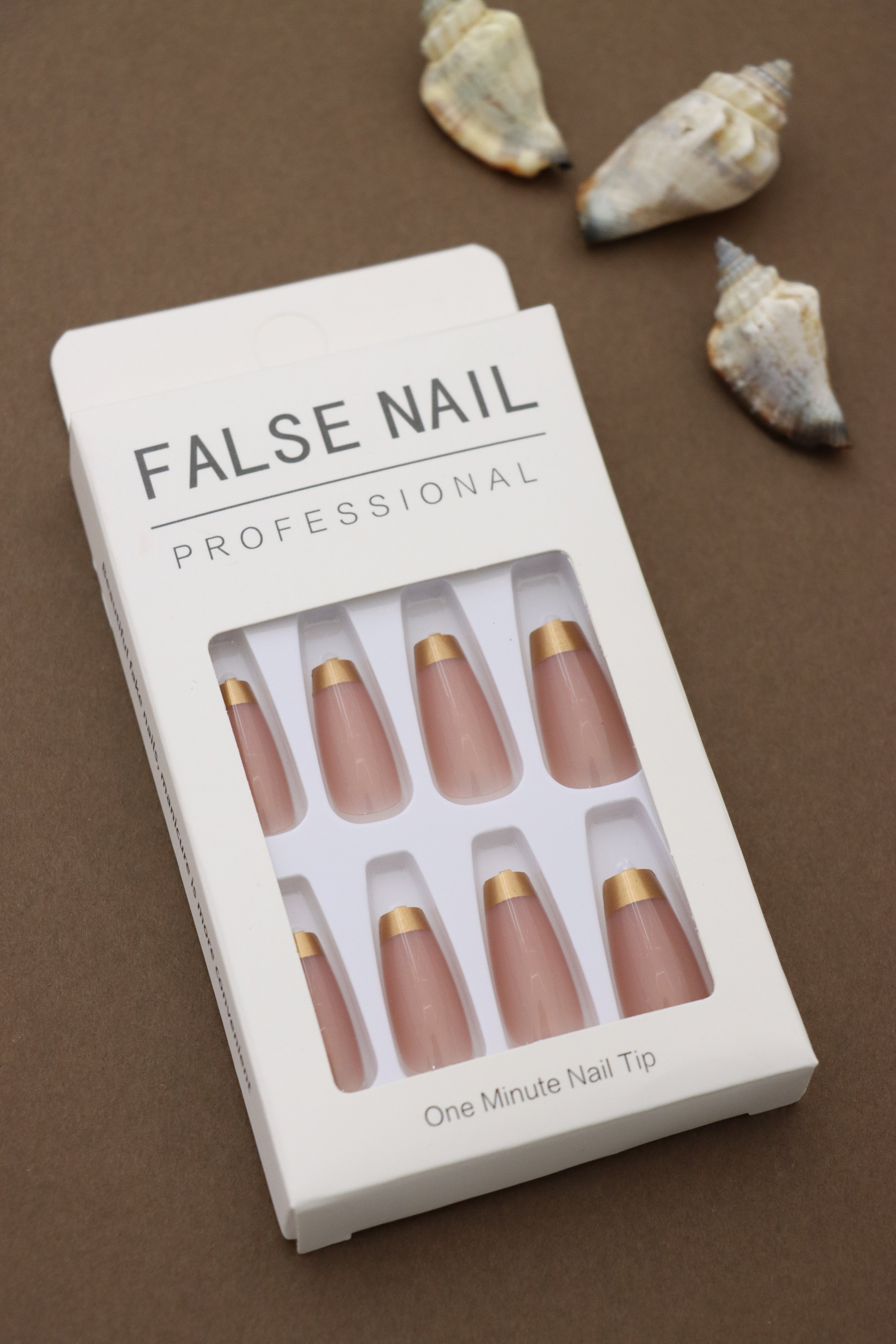 Elegant Professional False Nails - 24 pcs Set with Classy Nude Base and Chic Gold French Tips for a Sophisticated Look in Just One Minute