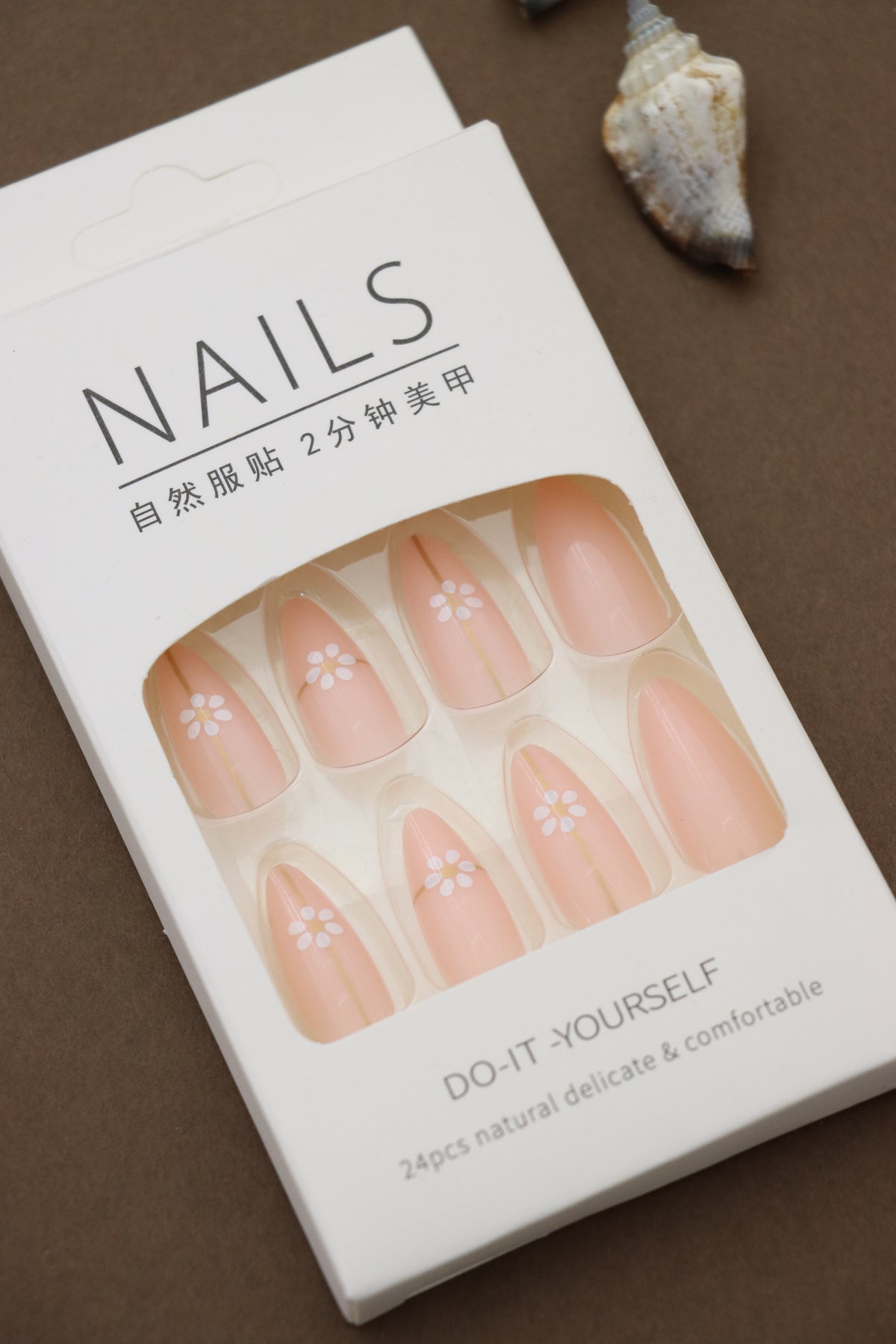 Peach Daisy Blossom Press-On Nails – 24pcs Natural Delicate & Comfortable Elegant Nail Art Set