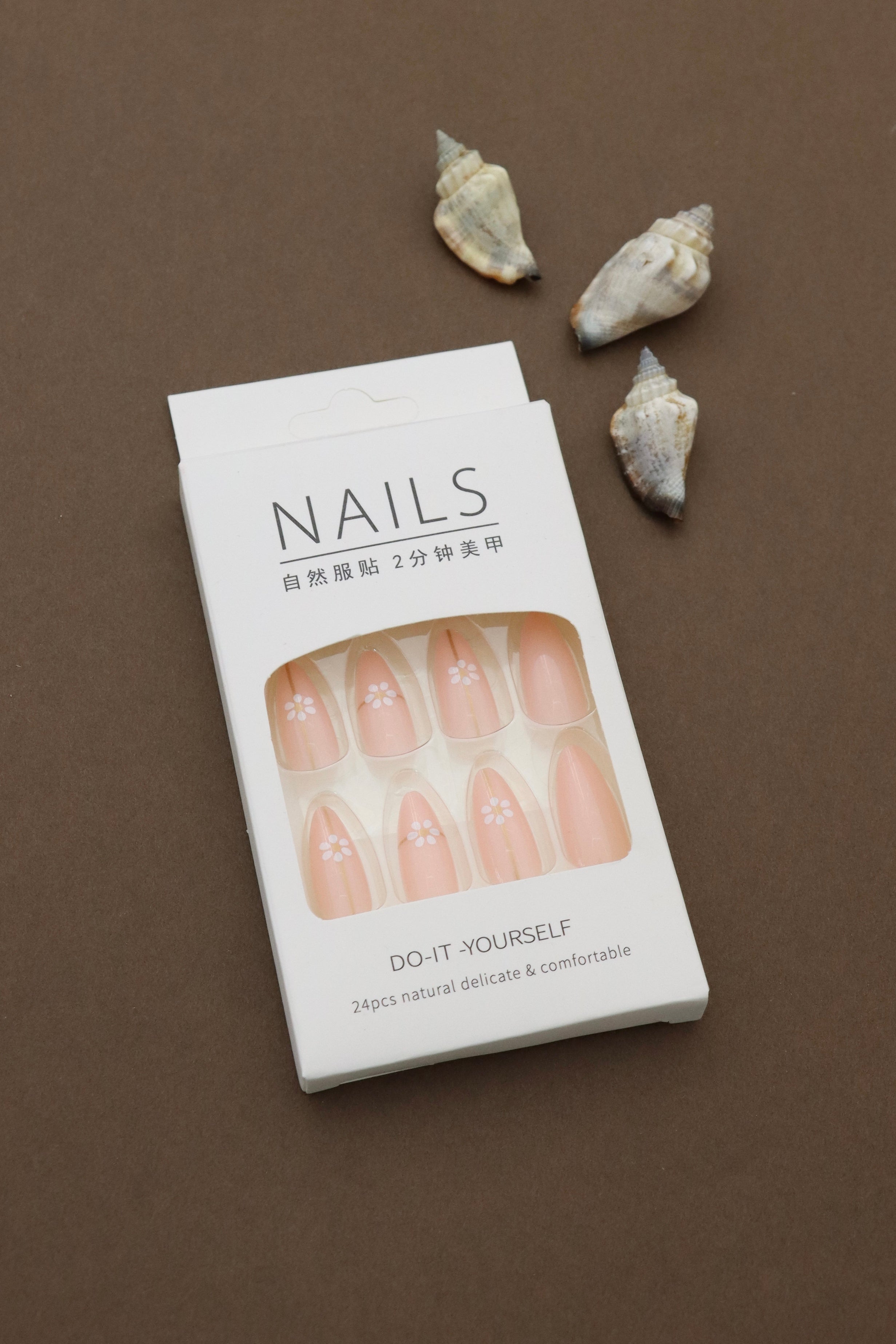 Peach Daisy Blossom Press-On Nails – 24pcs Natural Delicate & Comfortable Elegant Nail Art Set