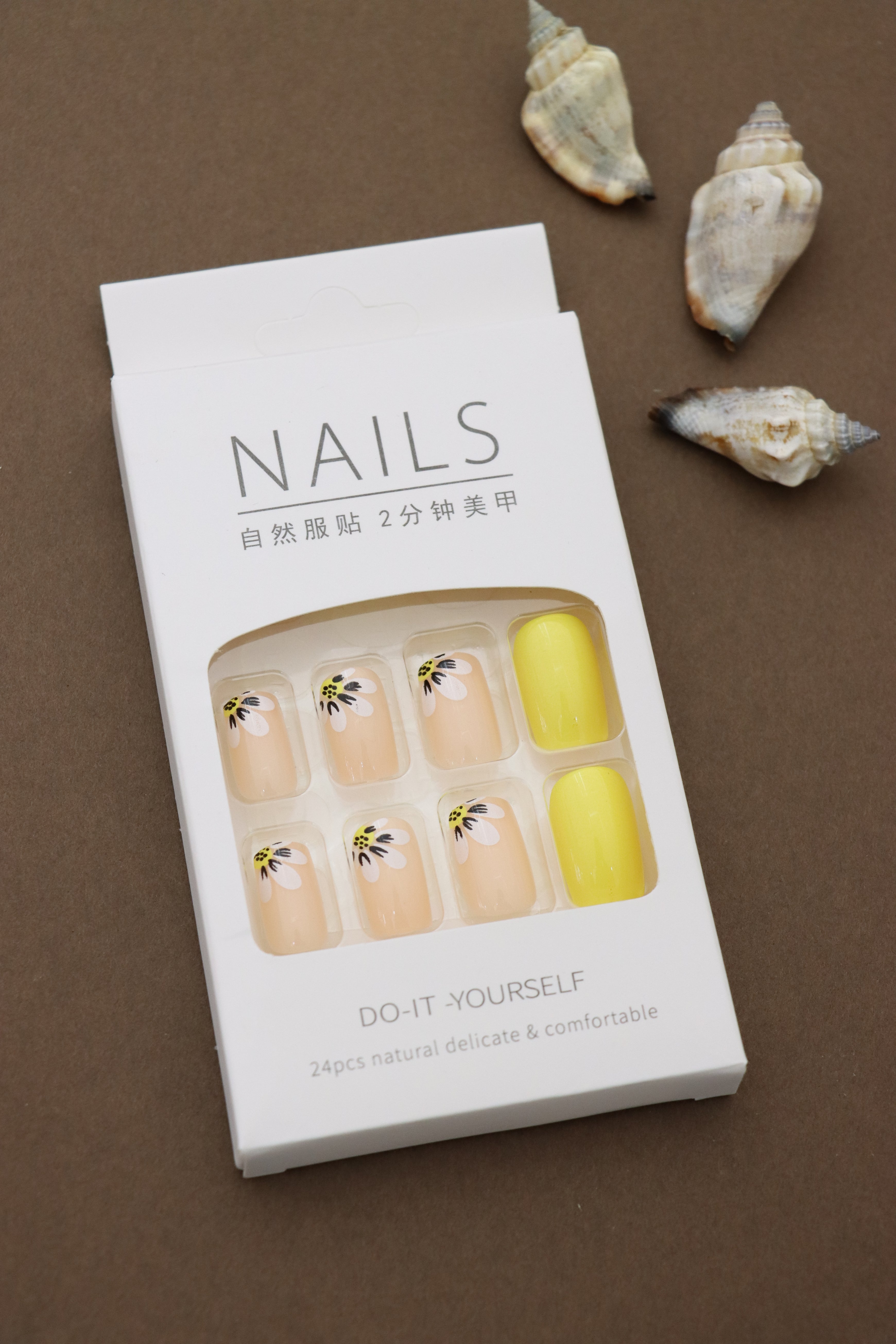 Yellow and Floral Press-On Nails - Playful Daisy Design DIY Nail Kit (24pcs)