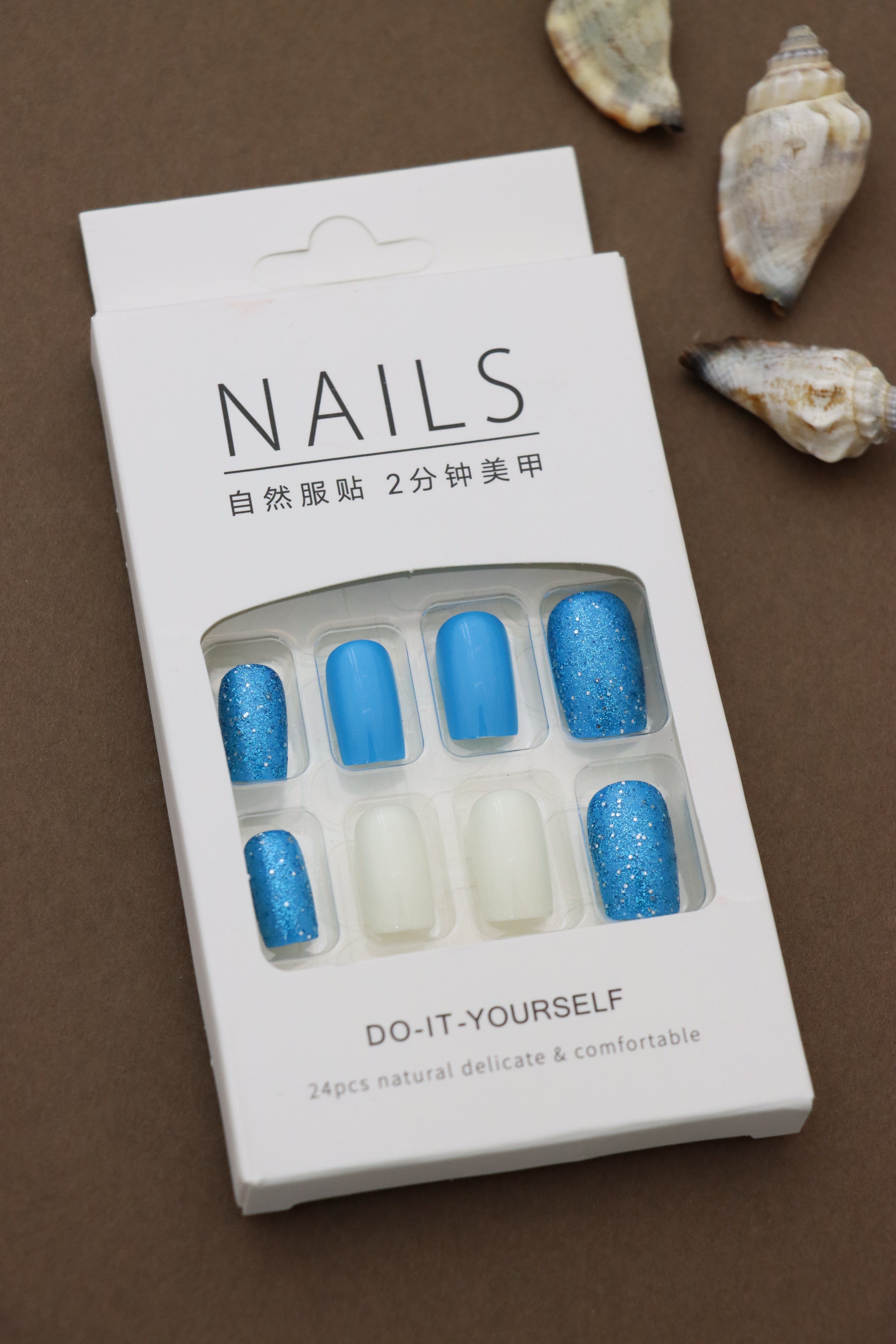 Dive into the magic of blue glitter! These nails bring a refreshing oceanic vibe, perfect for making a bold and vibrant statement.