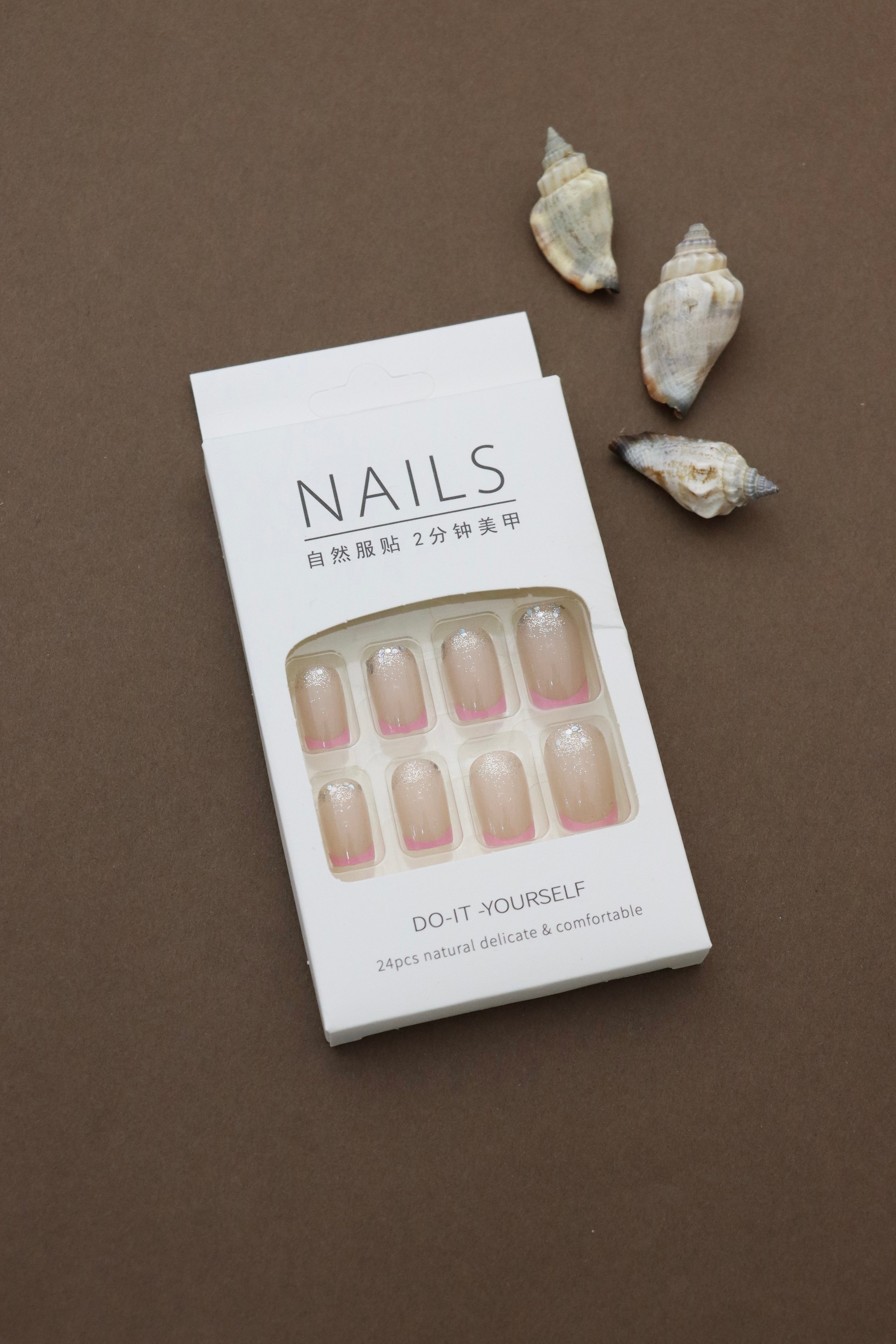 Glitter Pink French Tip Nails – Sparkling Sophistication with a Subtle Pop of Color. Perfect for Everyday Elegance and Special Occasions. Easy Application for a Natural Delicate Look