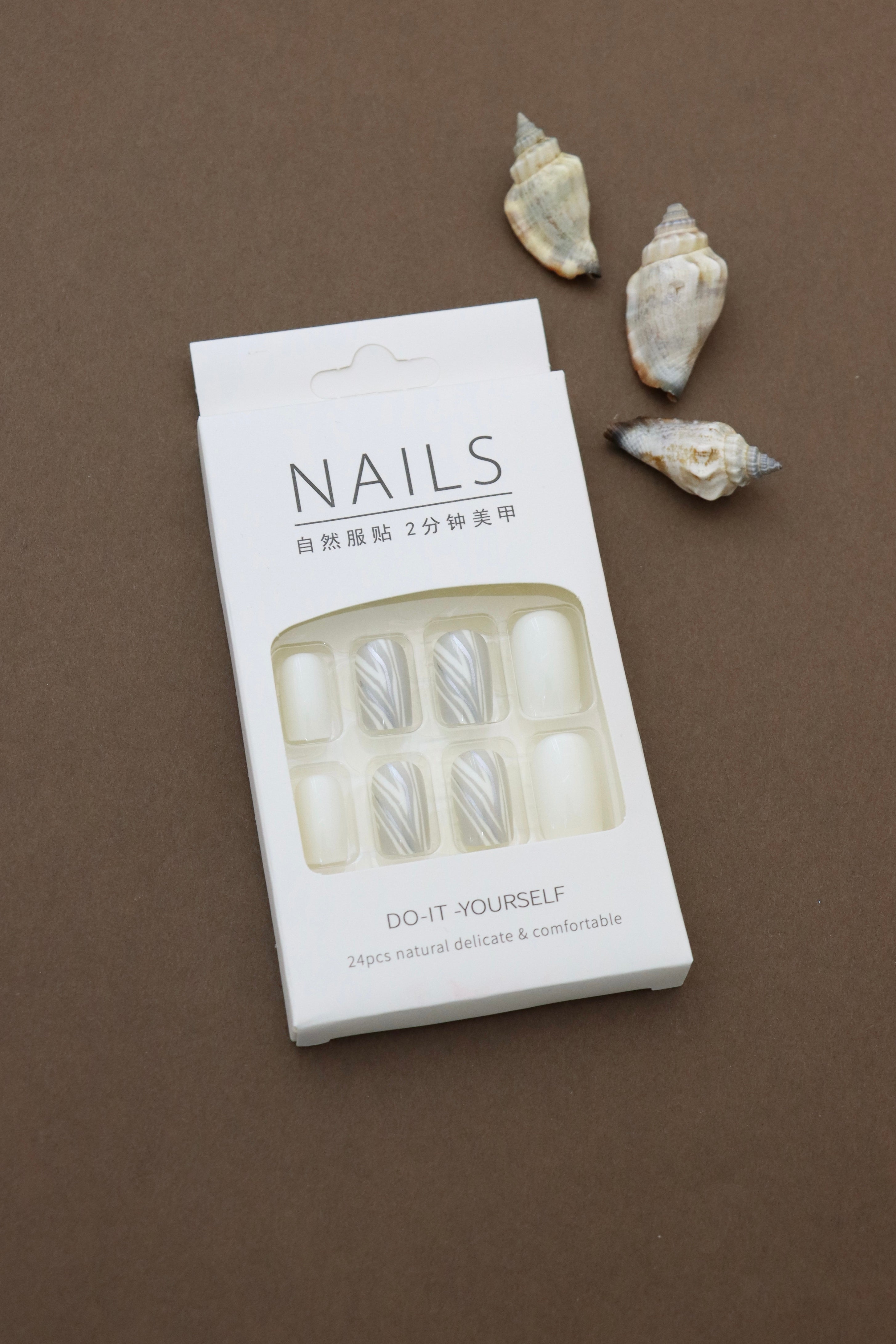 Minimalist White and Silver Press-On Nails – Subtle Elegance with Leafy Accent Design