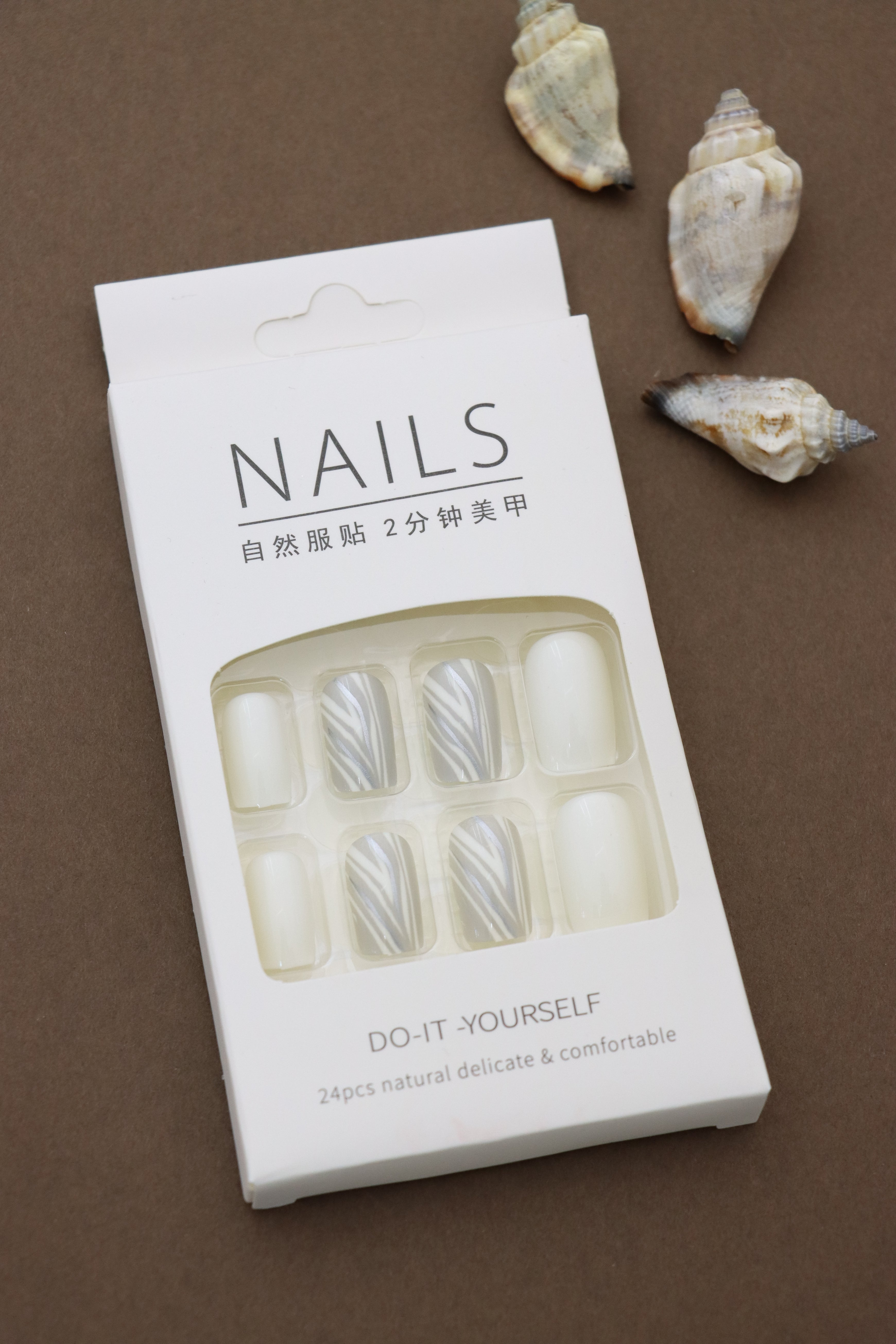 Minimalist White and Silver Press-On Nails – Subtle Elegance with Leafy Accent Design