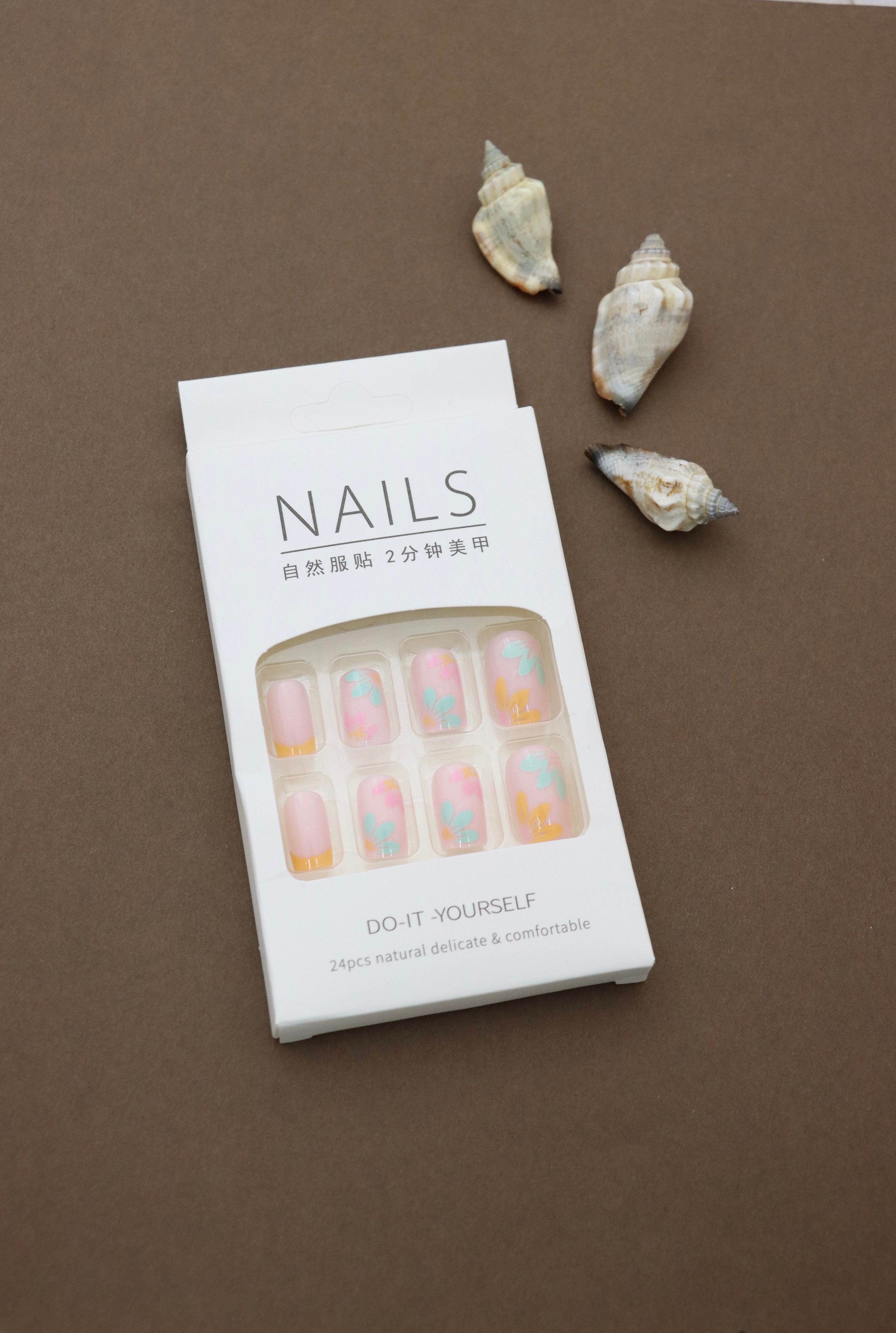 Playful Bloom Press-On Nails – 24pcs Natural Delicate & Comfortable Floral Nail Art Set