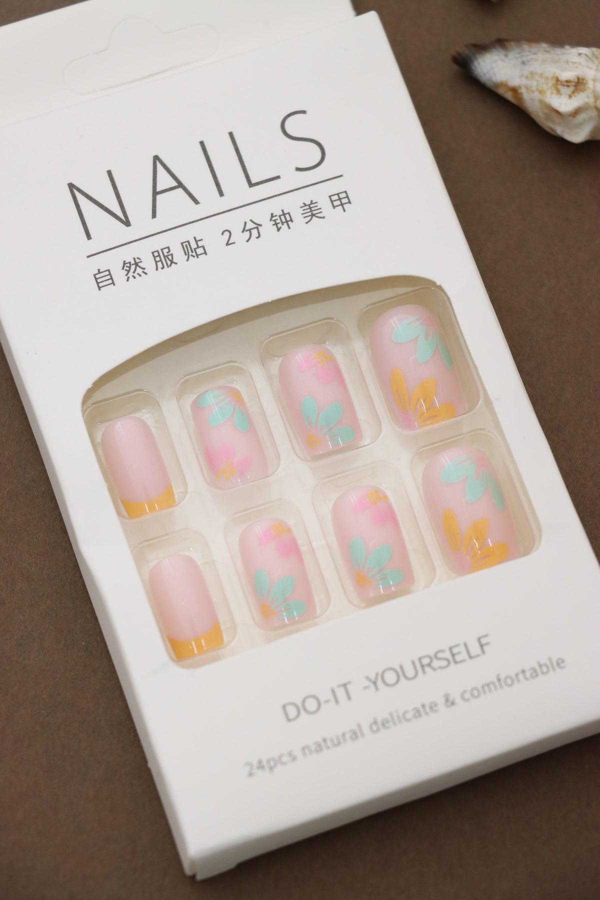 Playful Bloom Press-On Nails – 24pcs Natural Delicate & Comfortable Floral Nail Art Set