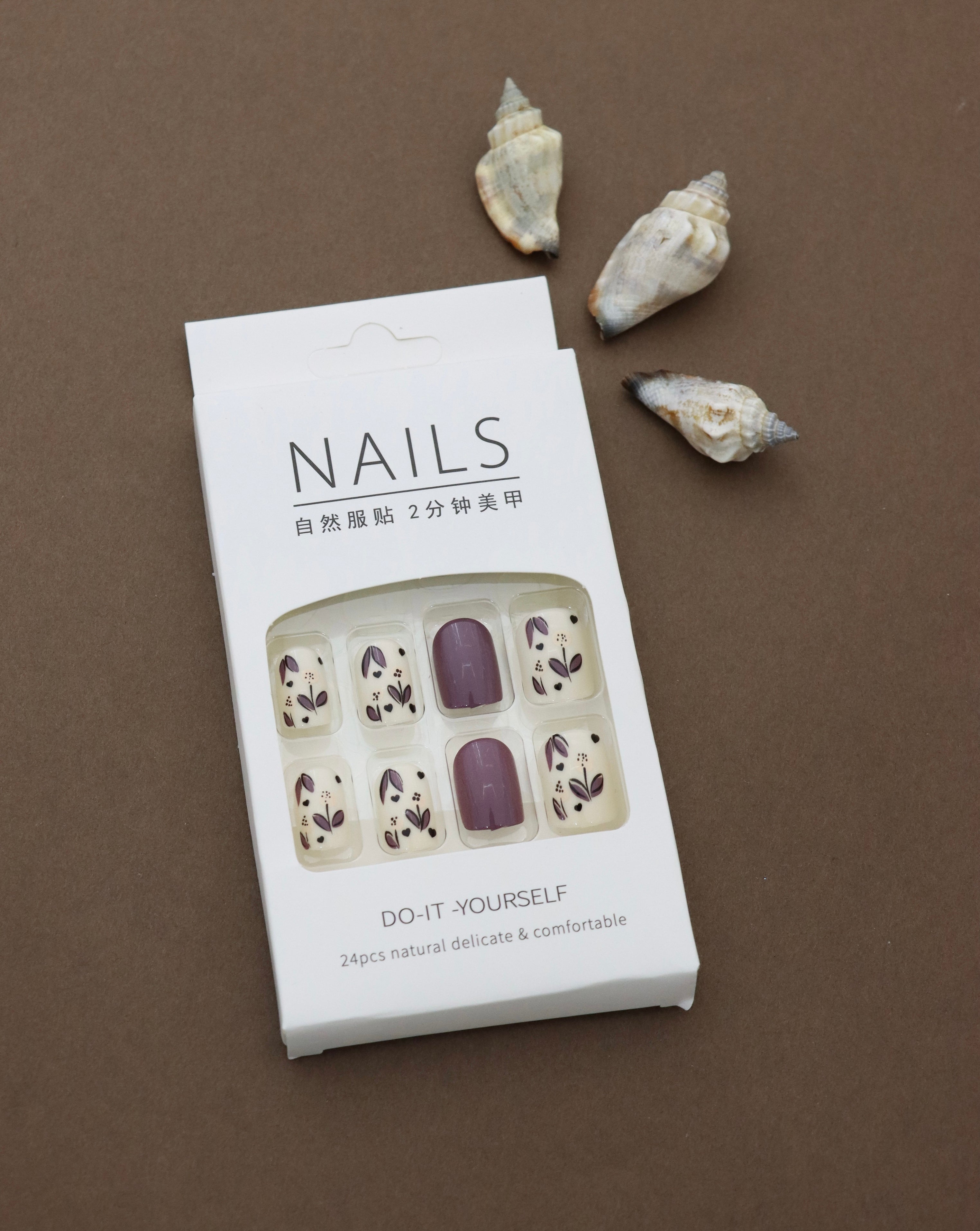 Purple and Cream Floral Press-On Nails – Delicate Design for a Sophisticated Look